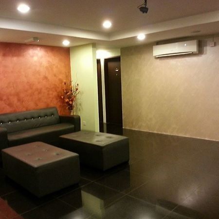 Zotel Business & Leisure Hotel Kuching Exterior photo