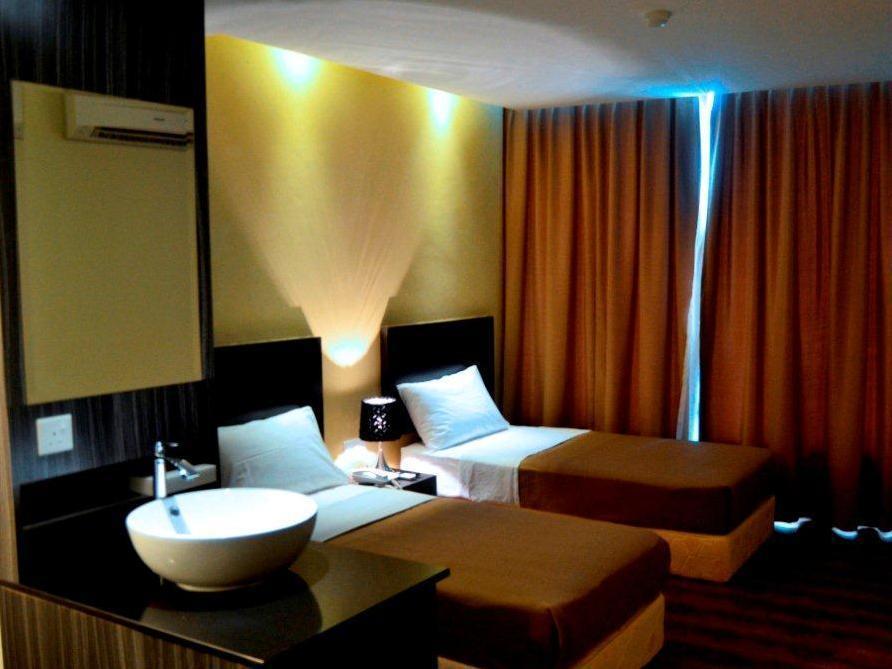 Zotel Business & Leisure Hotel Kuching Exterior photo